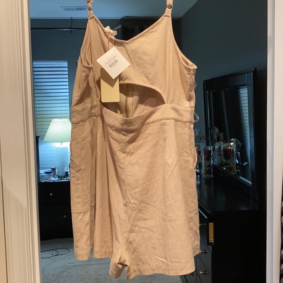 Nude romper with back cutout - Picture 2 of 3